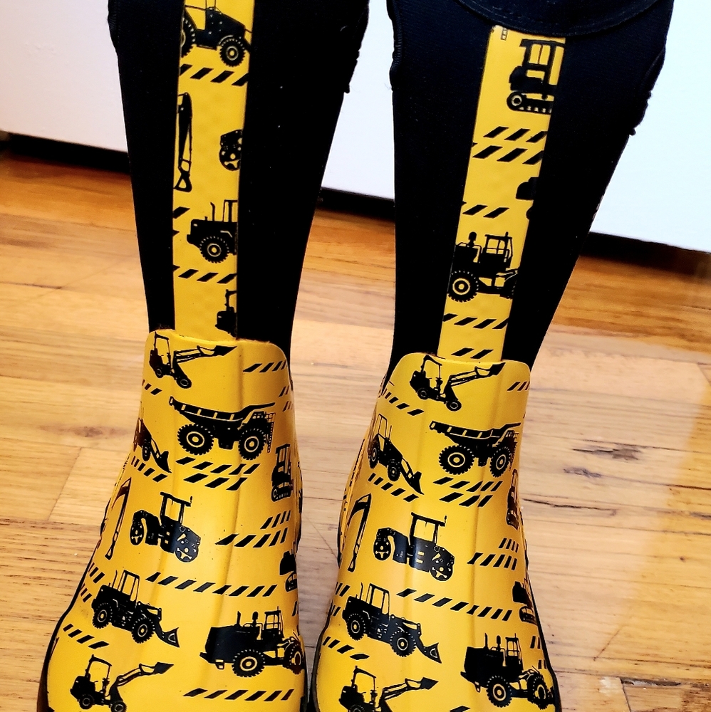 Yellow rainboots